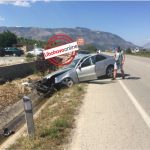 Aksident i rëndë në Gjirokastër, makina e mjekes pediatre përfundon në kanal bashkë me dy vajzat e mitura dhe nënën e saj