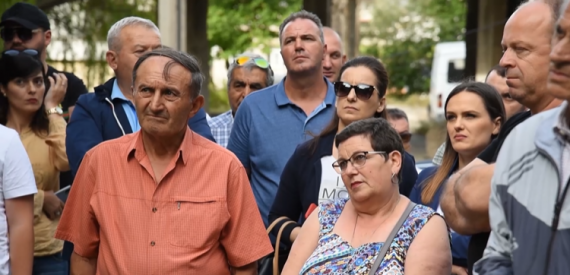 Aleanca për Teatrin në Gjirokastër, firmos Dasho Aliko, Vangjel Tavo, Zamira Rami dhe mbështetësit e PD-LSI Aleanca për Teatrin në Gjirokastër, firmos Dasho Aliko, Vangjel Tavo, Zamira Rami dhe mbështetësit e PD-LSI