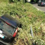“Opeli” del nga rruga, aksident me dy të plagosur